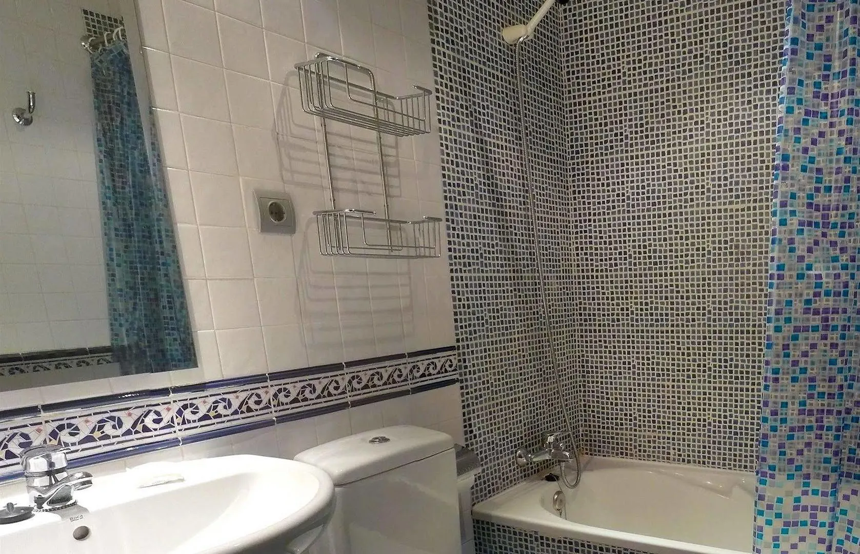 Apartamentos Suites Oficentro Málaga 0*,  Espanha