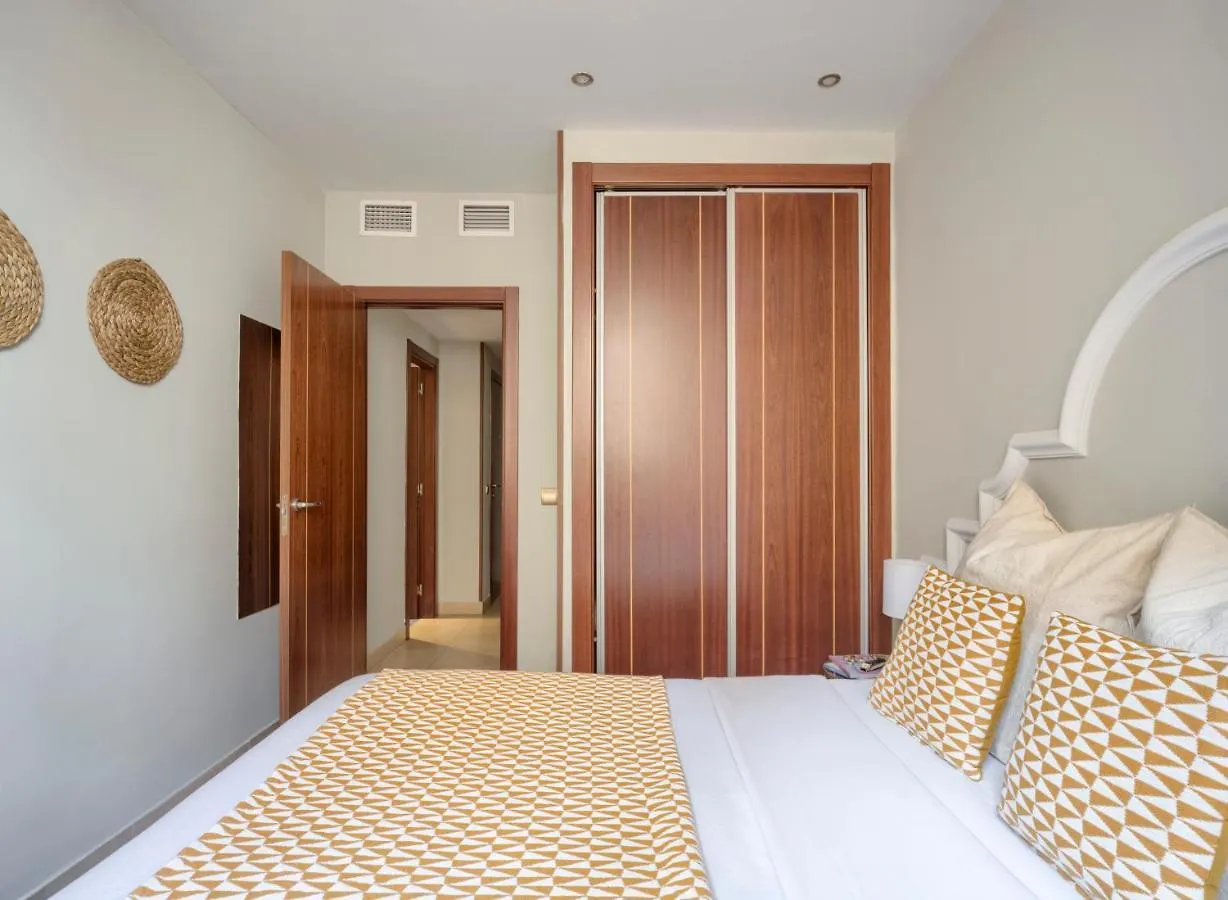 Apartamentos Suites Oficentro Málaga